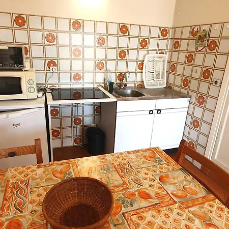 2 Pièces Avec Parking Et Wifi, Centre-ville - Fr-1-780-69 *